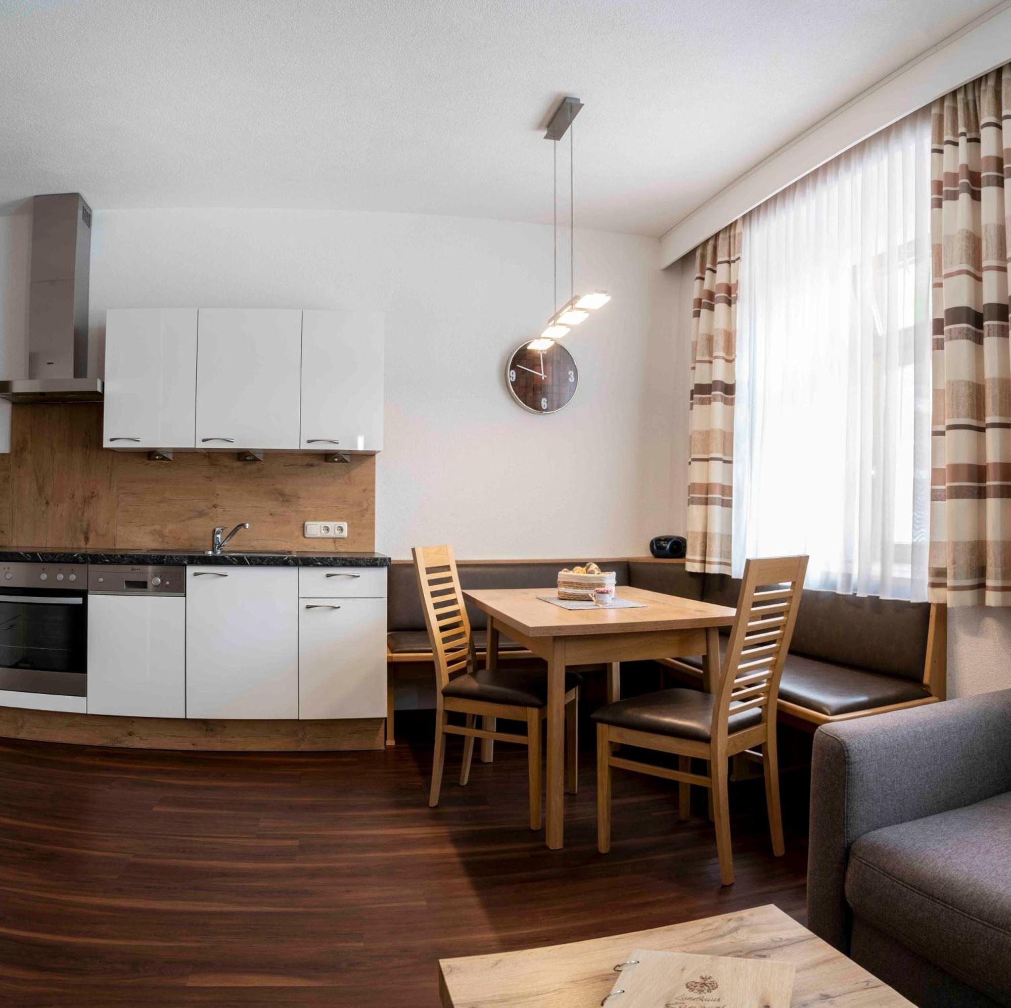 Landhaus Zangerl - Kobelerhof Landeck Kamer foto