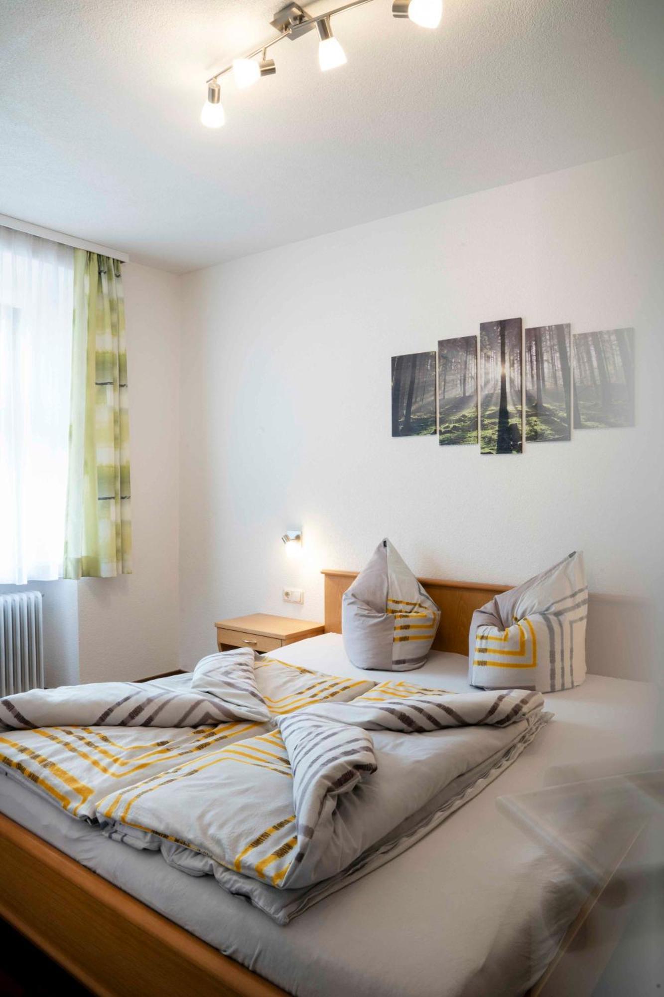 Landhaus Zangerl - Kobelerhof Landeck Kamer foto