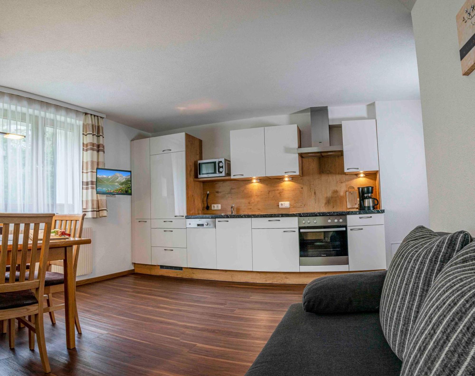 Landhaus Zangerl - Kobelerhof Landeck Kamer foto